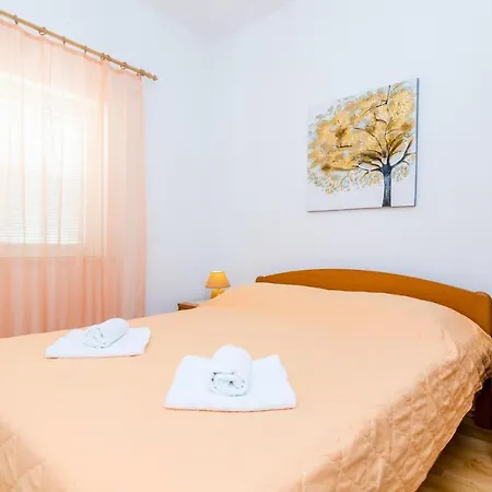 Apartmán Mali Paradiso - One Bedroom With Terrace And Pool View