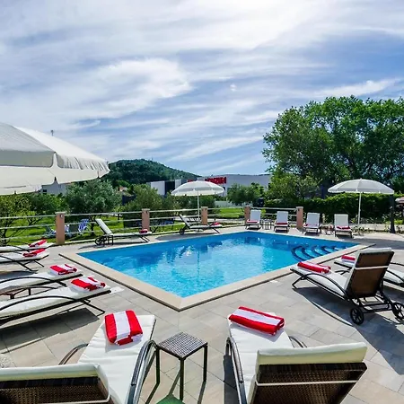 Appartement Mali Paradiso - One Bedroom With Terrace And Pool View *
